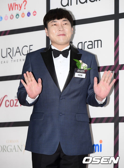 [정보/소식] [단독] '뇌출혈로 쓰러진' 이진호, 수술 없이 호전.."절친 개그맨들 병문안" | 인스티즈