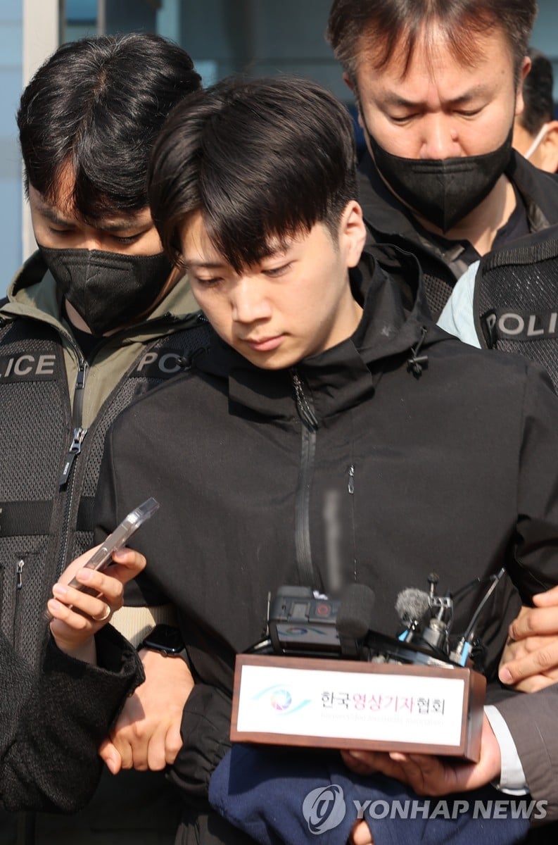 [정보/소식] 광주 여고생 살인범 장윤기 실시간 송치되는 모습 | 인스티즈