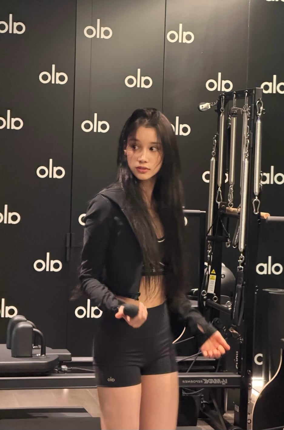 [잡담] 휴닝바히에도 엄청 말랐구나 | 인스티즈