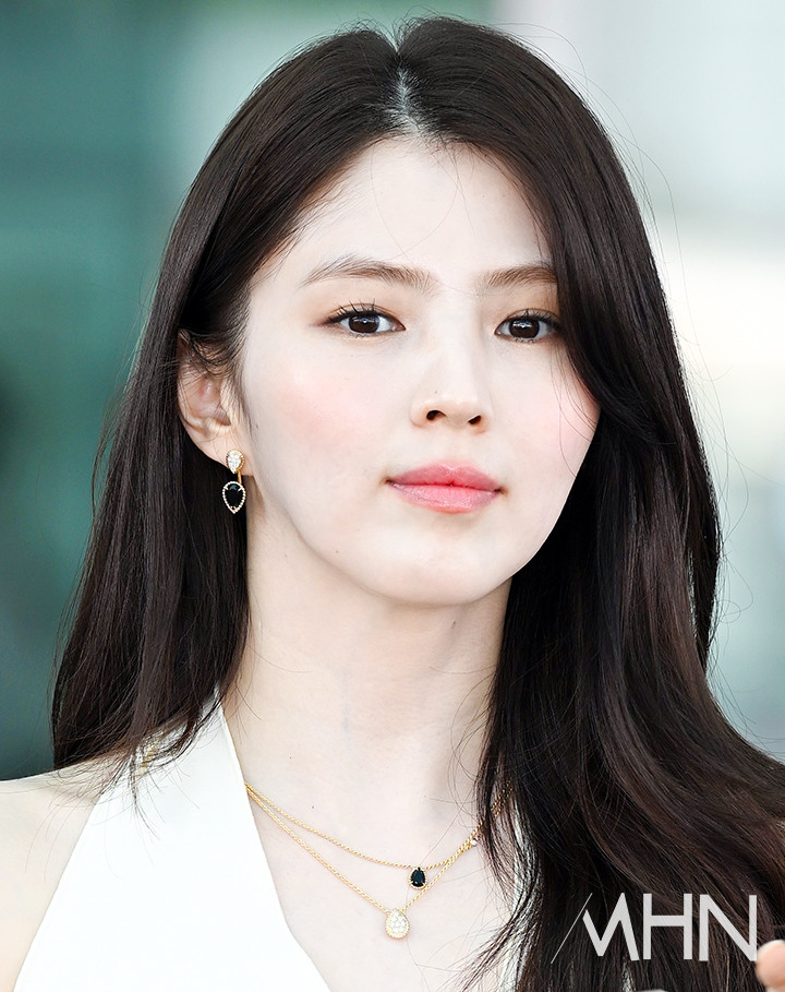 [잡담] 한소희) 홀터넥 입은 공항 한소희 | 인스티즈