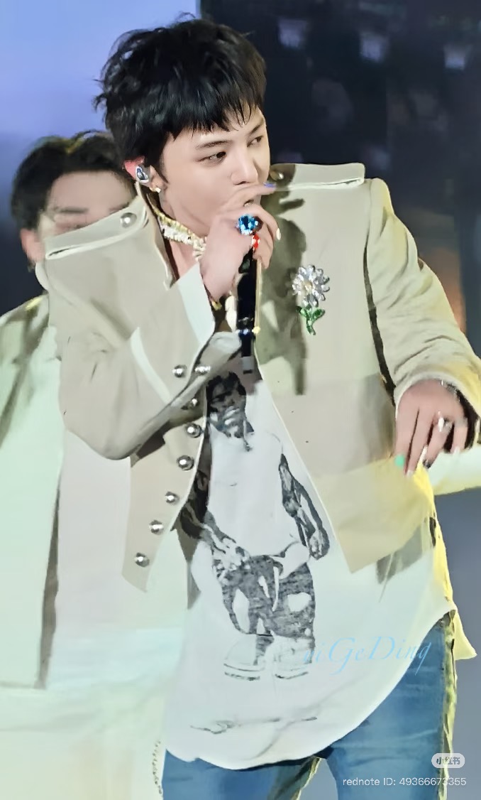 [잡담] 앤 헤서웨이 지디 같은옷 입었었네 ㅋㅋ | 인스티즈