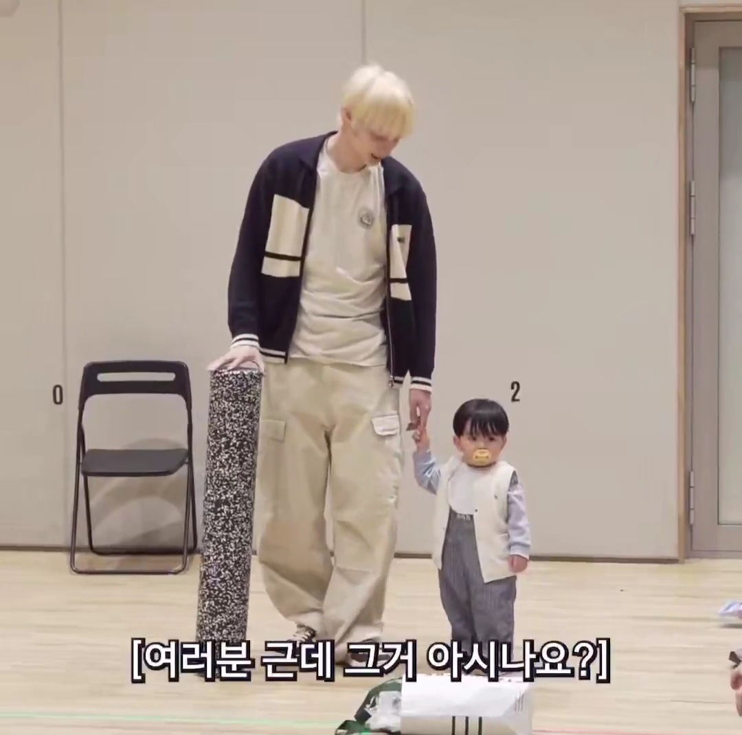 [잡담] 유준이 너무 작아🥹❤️ | 인스티즈