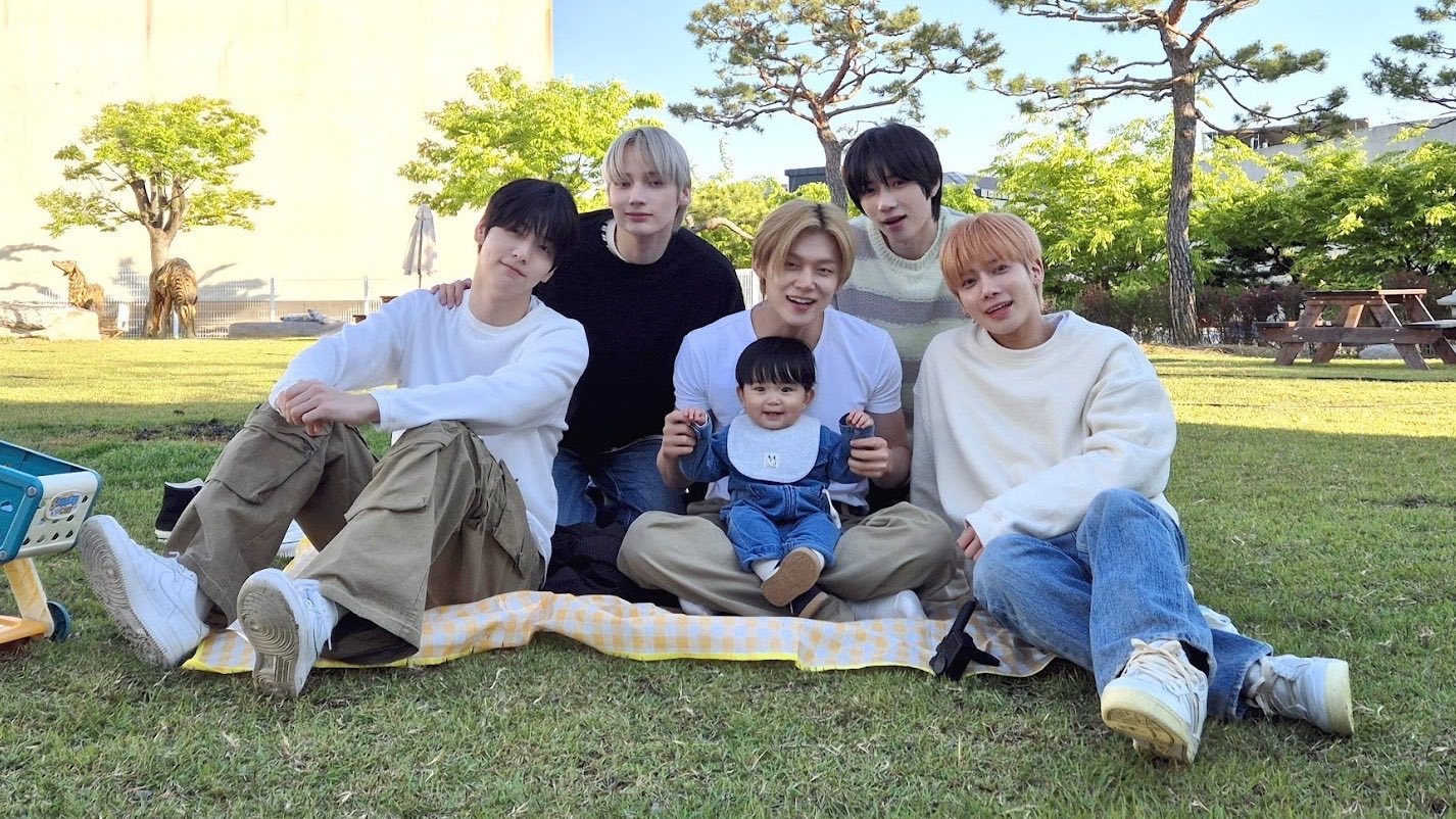 [잡담] 장신 투바투 세계관에 78cm 아기 등장 너무 폭룡적이다 | 인스티즈