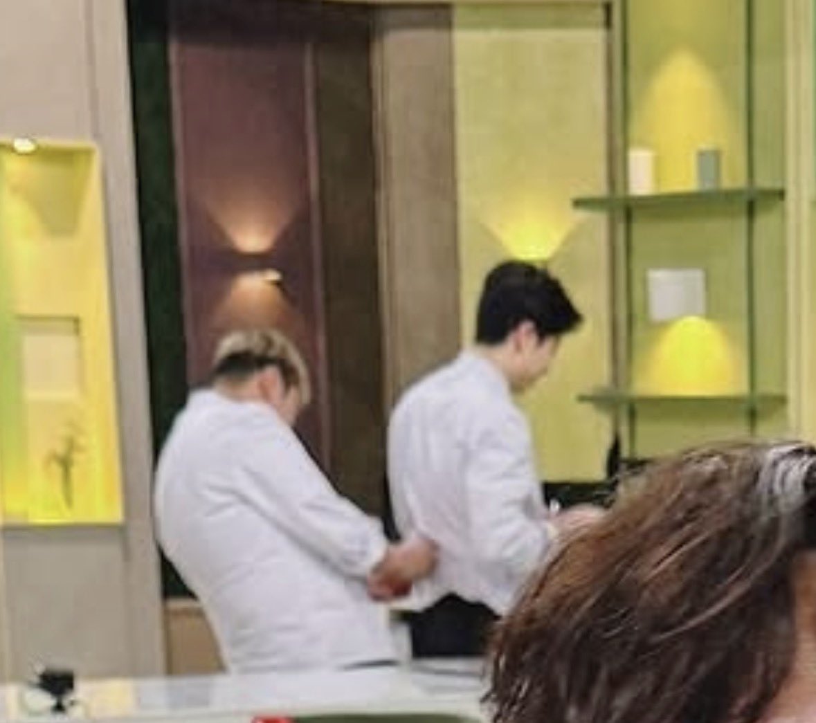 [잡담] 윤남노 이거 손종원 허리사이즈 보는건가ㅋㅋㅋ | 인스티즈