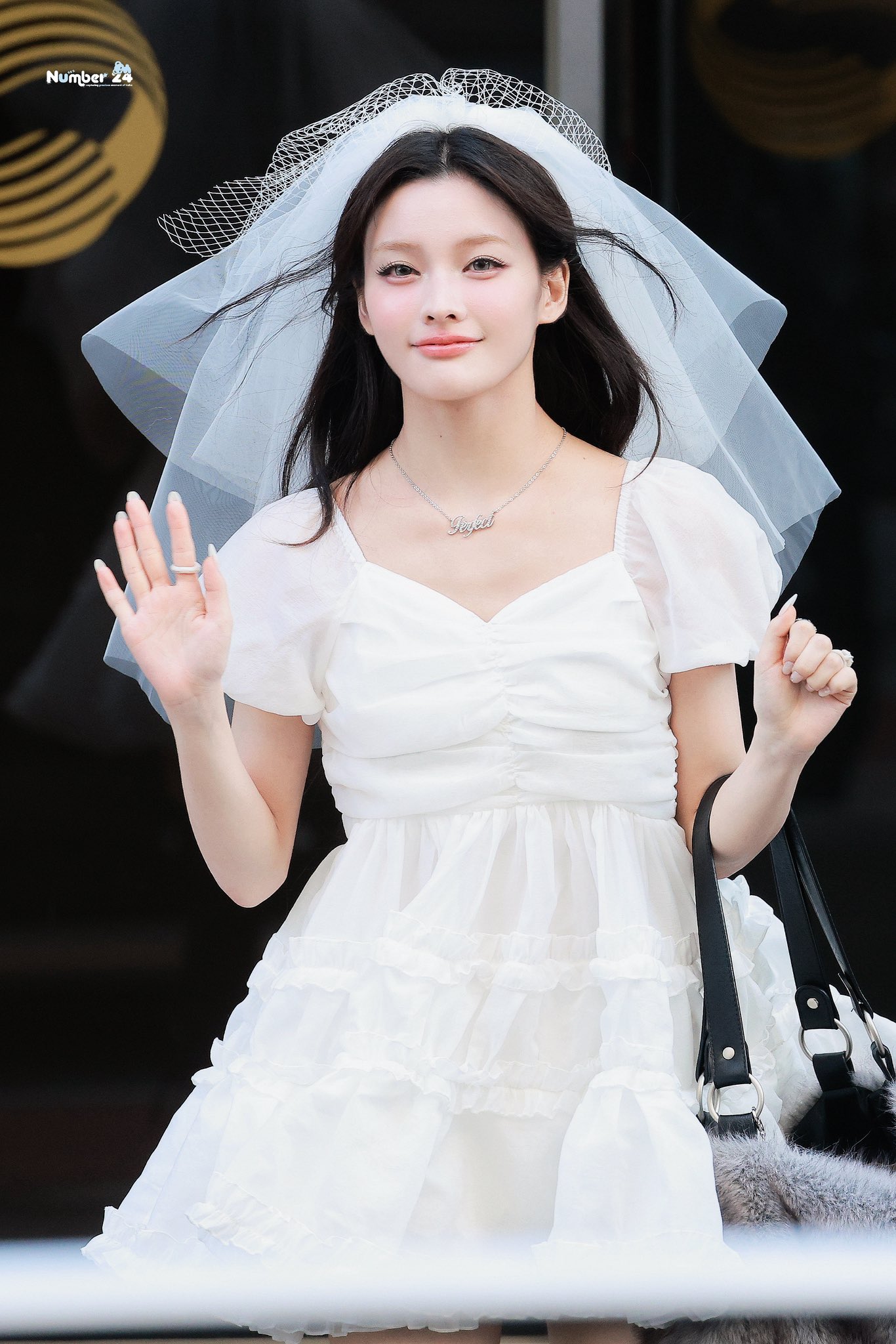 [잡담] 이 초미녀 아기신부 뭐야 ㅈㅇ 아일릿 이로하 | 인스티즈