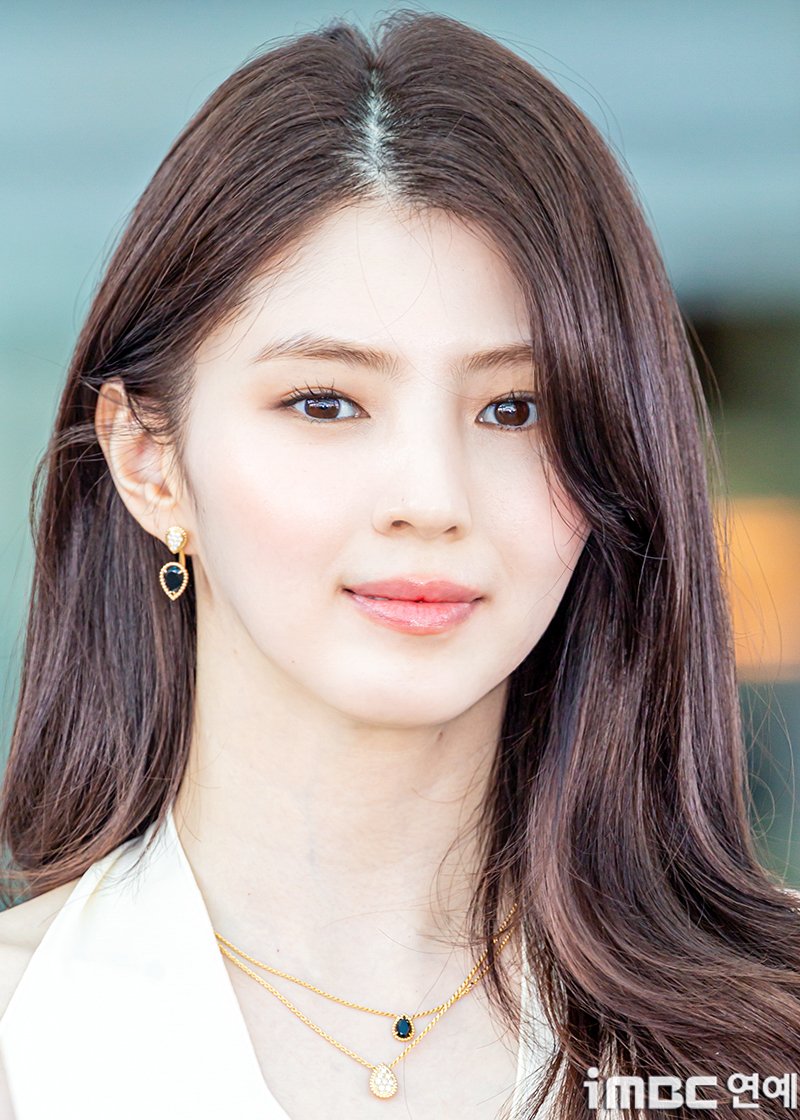 [잡담] 와 한소희 6년전이랑 똑같이 돌아감 | 인스티즈
