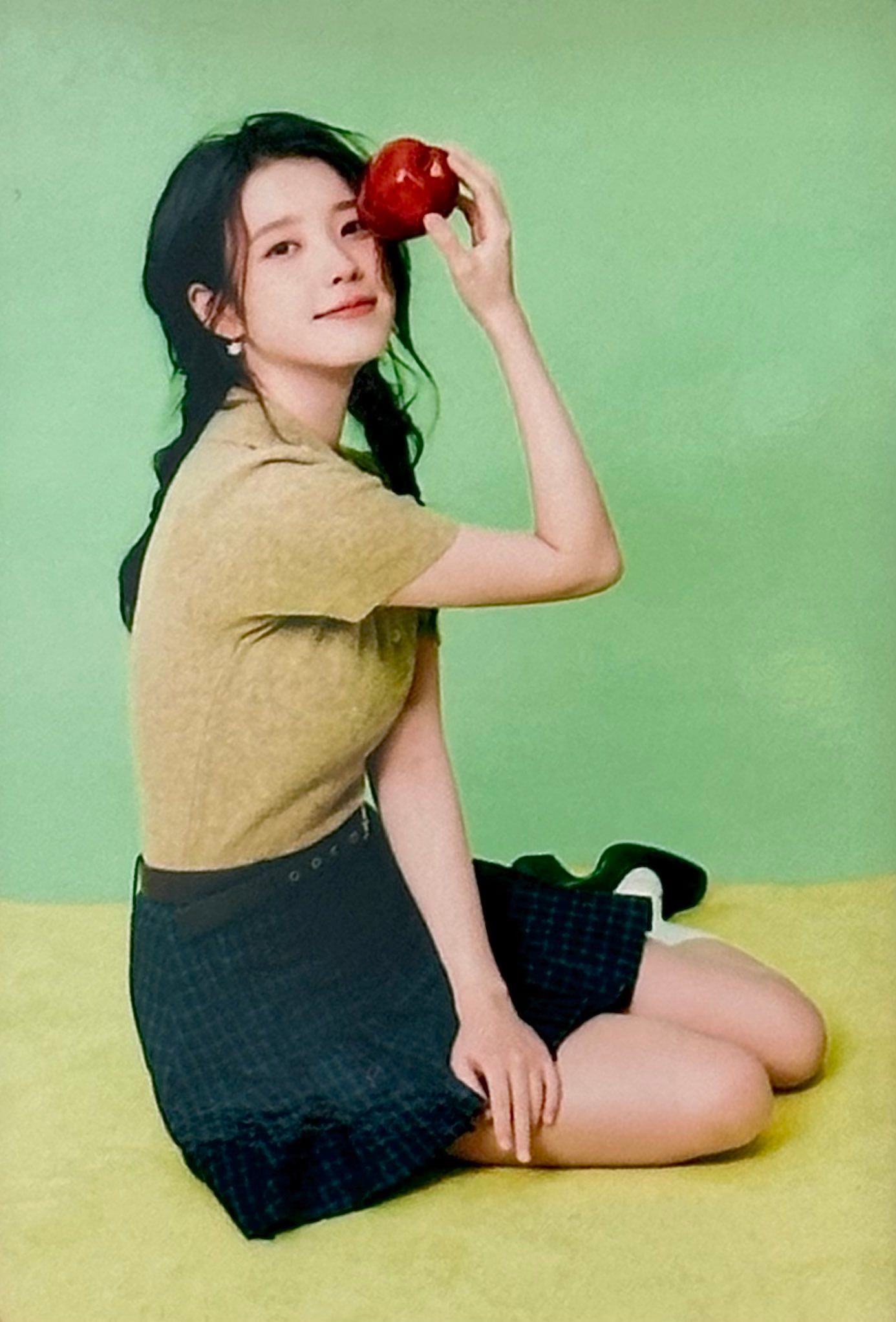 [잡담] 아이유) 2026 아이유 생일 카페 청사과 컨셉 포토 사진 | 인스티즈