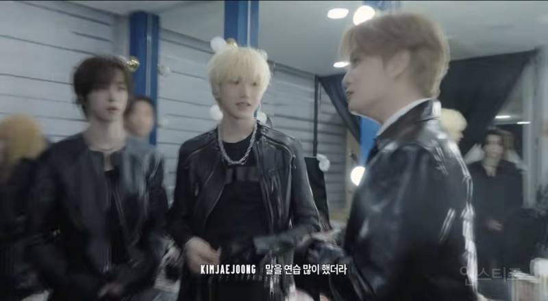아직 현역감 개쩌는 김재중 얼굴.jpg | 인스티즈