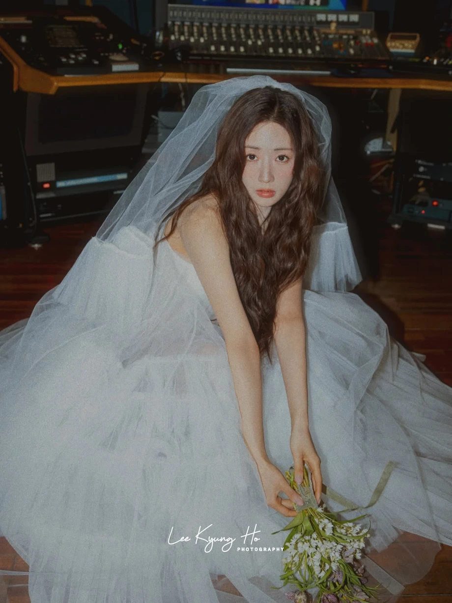 [잡담] 오늘 결혼하는 에이핑크 보미...결혼화보.jpg | 인스티즈