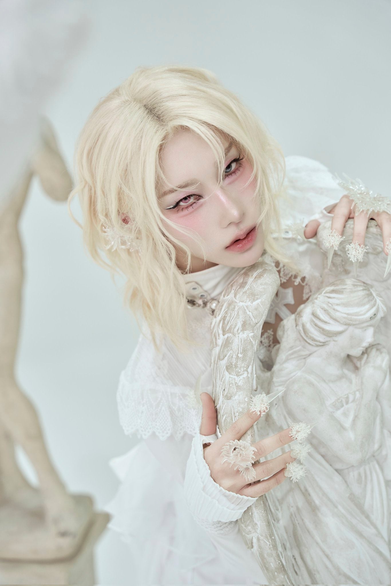 [잡담] 엑스러브 루이 진짜 예쁘다 이런컨셉 찰떡임 | 인스티즈