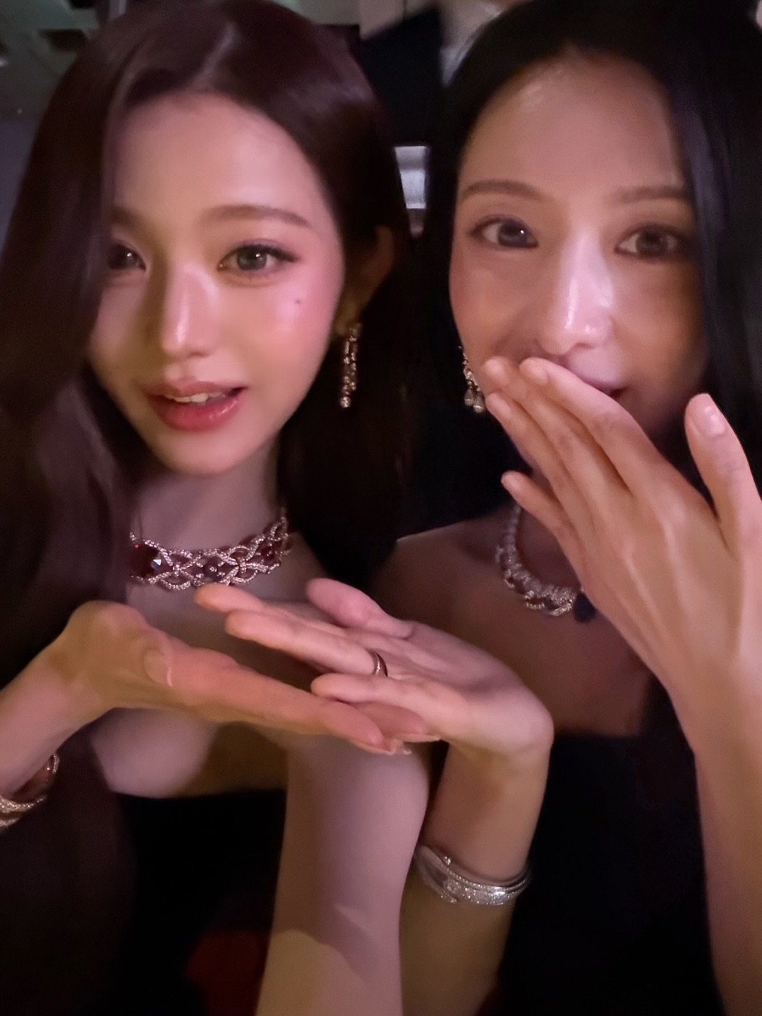 [잡담] 장원영 김지원 셀카 떴다,,, | 인스티즈