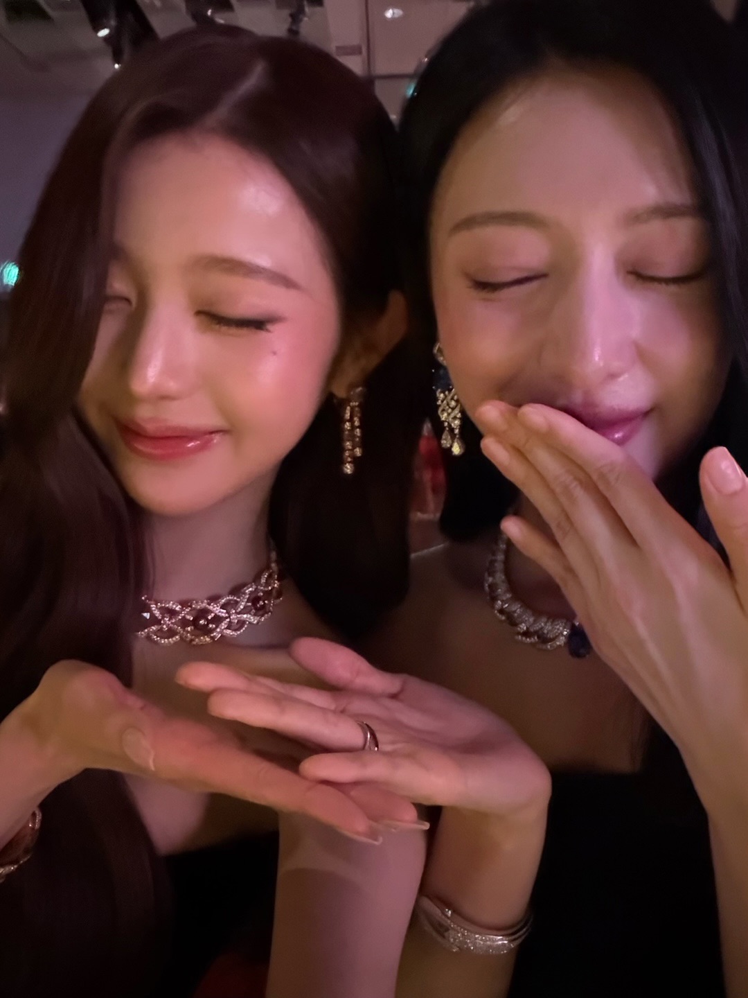 [잡담] 장원영 김지원 셀카 떴다,,, | 인스티즈