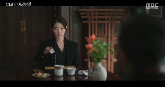 [정보/소식] 구류면관 쓴 변우석, "천세"…'21세기 대군부인' 역사 왜곡 논란 터졌다 [Oh!쎈 이슈] | 인스티즈