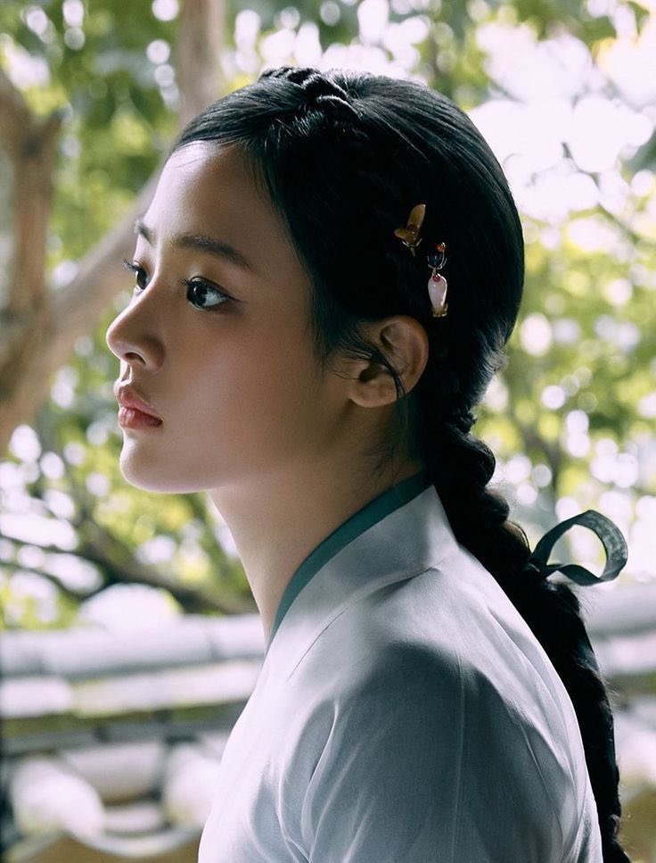 [잡담] 김민지는 한국연예계랑 꼭 한번은 사극하기로 약속한 사이임 | 인스티즈