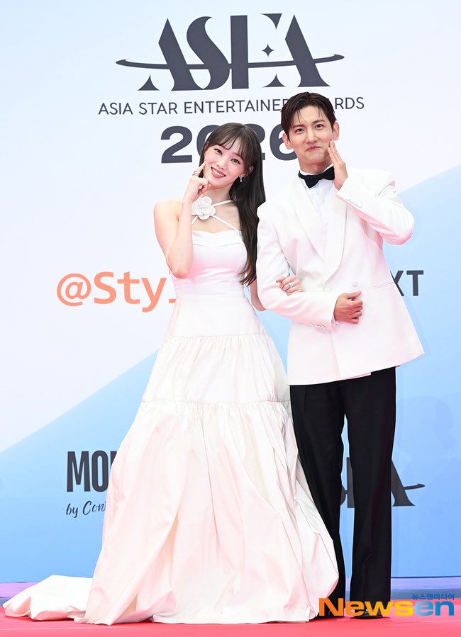 [잡담] 오늘 ASEA 시상식 mc 이성경 최강창민 | 인스티즈