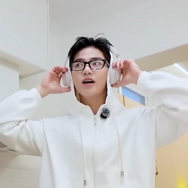 [잡담] 아니 장하오 탐라에서 마주쳤는뎈ㅋㅋㅋㅋ백현 따라한거임? | 인스티즈