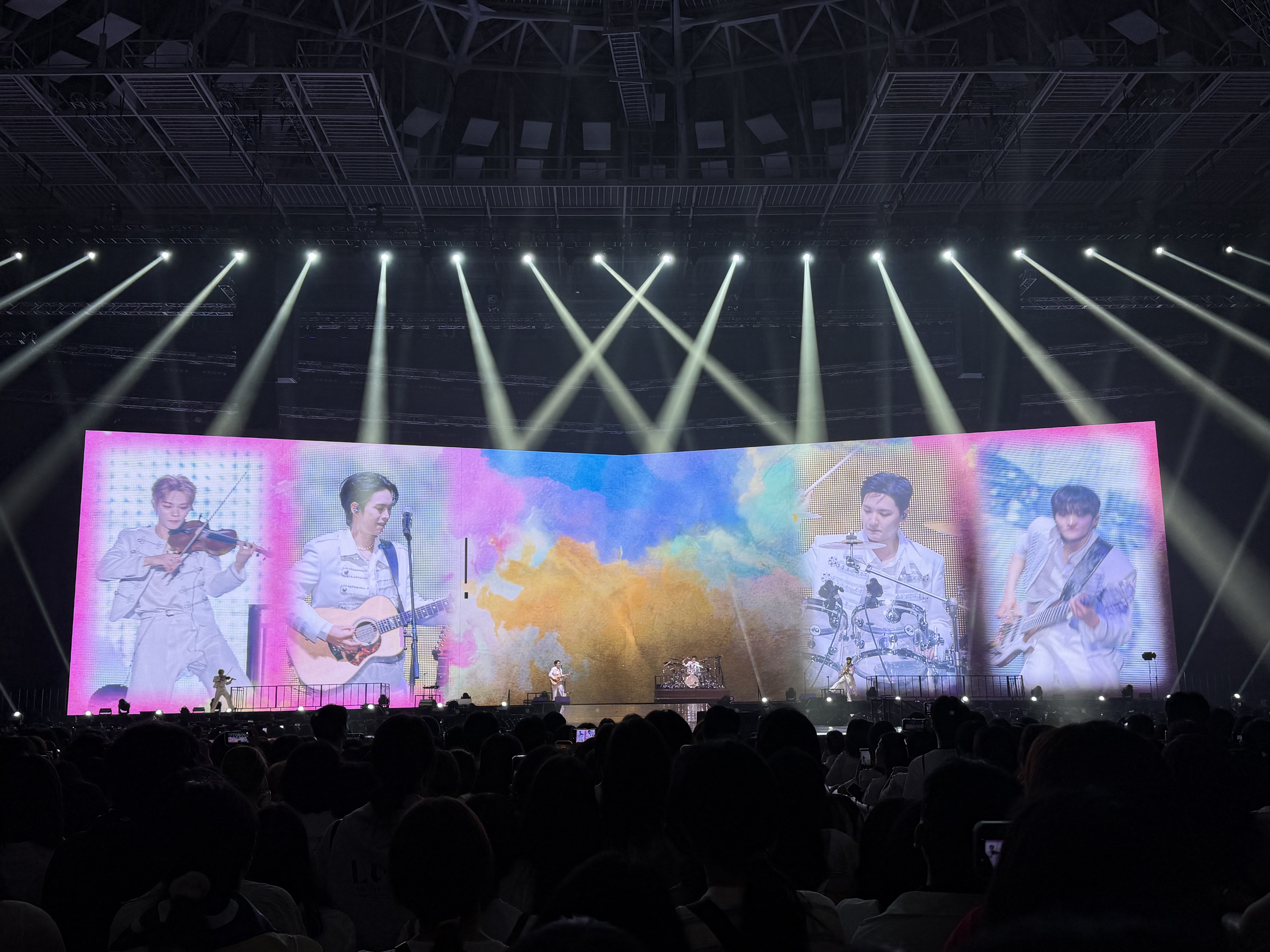 [잡담] 루시 이번 콘서트 전광판 진짜 다 이뻤음ㅜ | 인스티즈