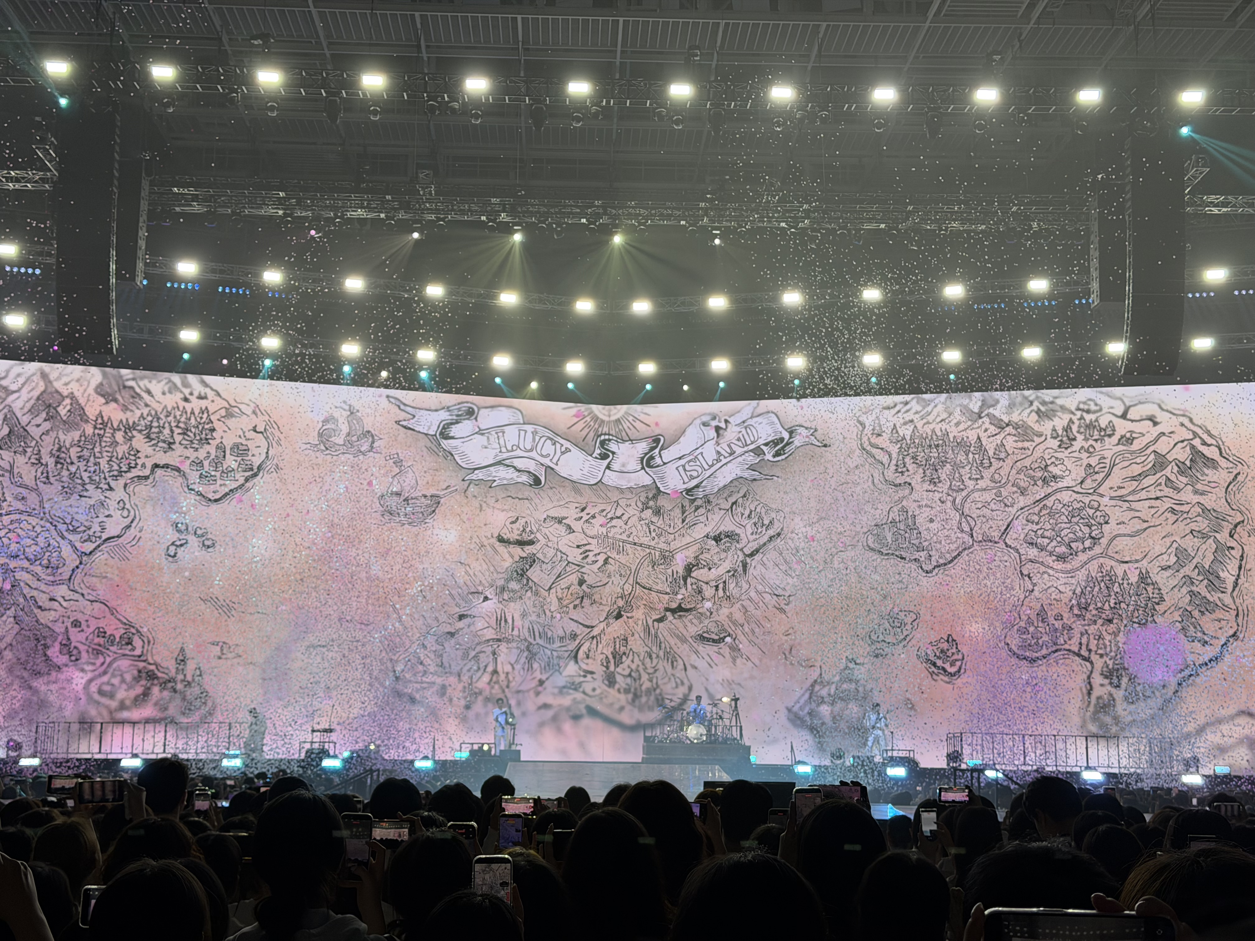 [잡담] 루시 이번 콘서트 전광판 진짜 다 이뻤음ㅜ | 인스티즈