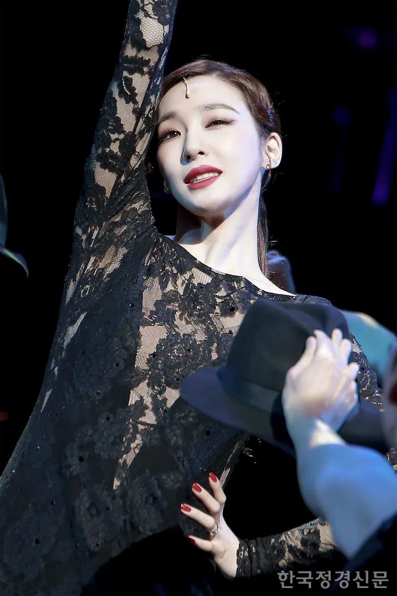 [잡담] 너네 근데 지금 뮤판에서 여배우 외모논란플 미친 거 알아? | 인스티즈