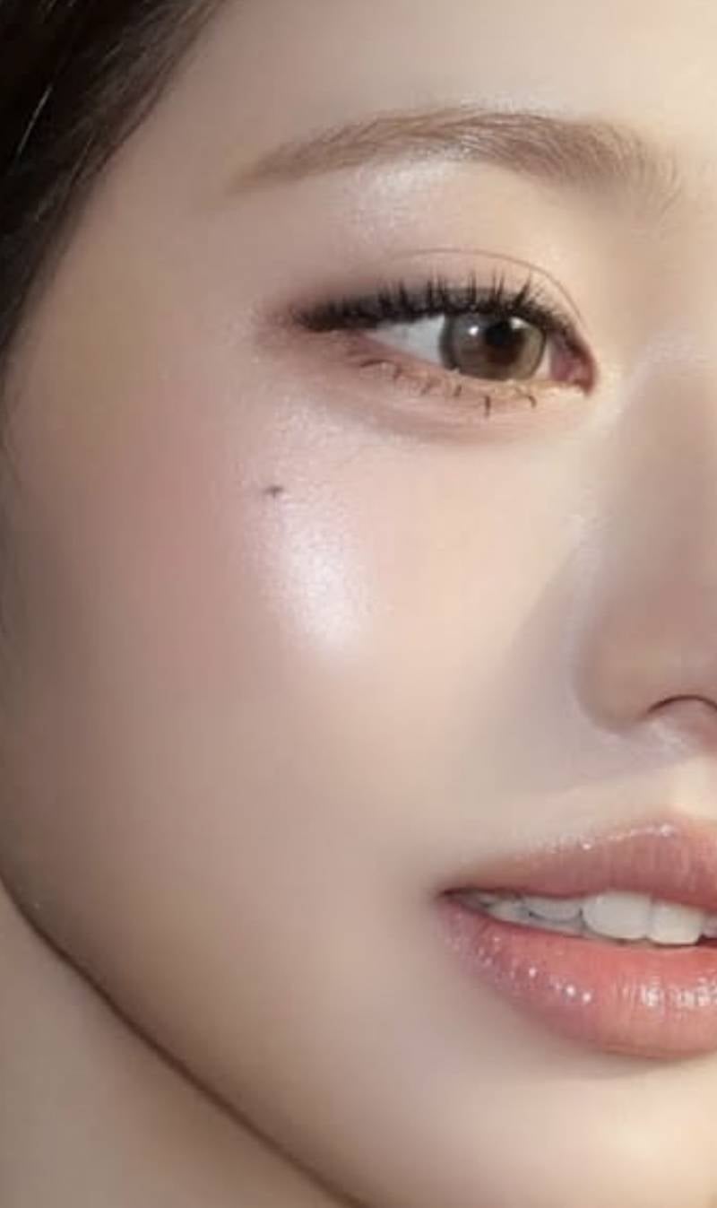 [잡담] 얘들아 아무리 연예인이라지만 피부가 이럴수가잇어??? | 인스티즈