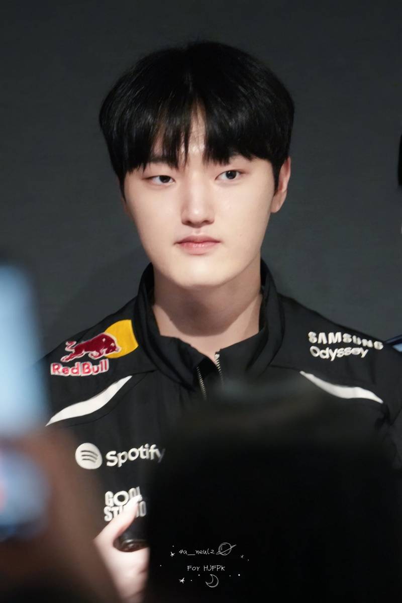 [잡담] 차분한데 인게임만가면 또라이같이 게임 캐리하는 원딜어떤데 | 인스티즈
