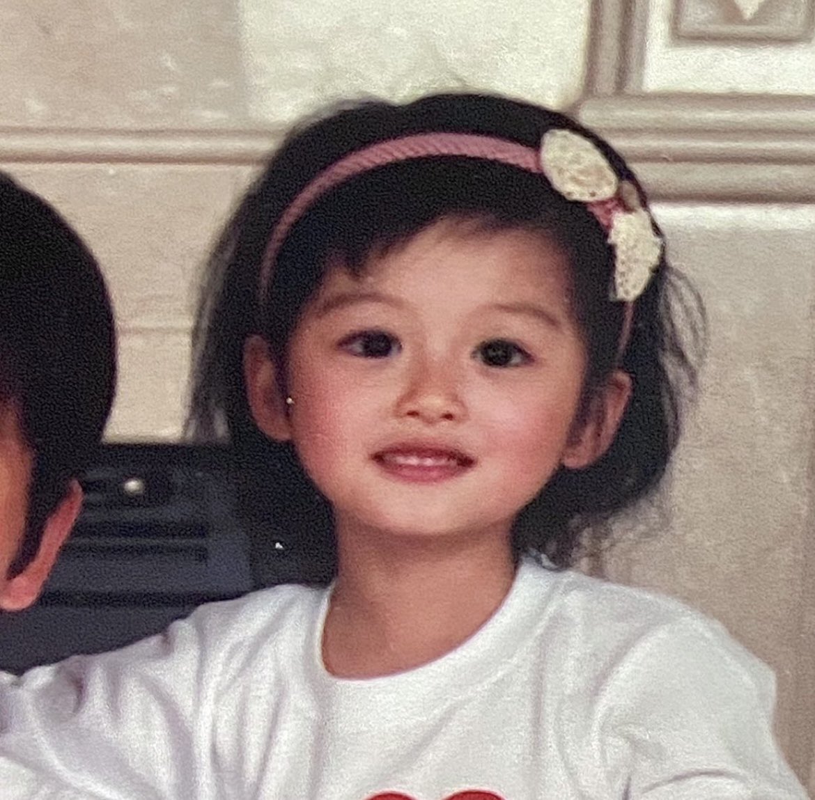[잡담] 설윤 어릴때 추천탭에 뜨는데 충격이다 | 인스티즈