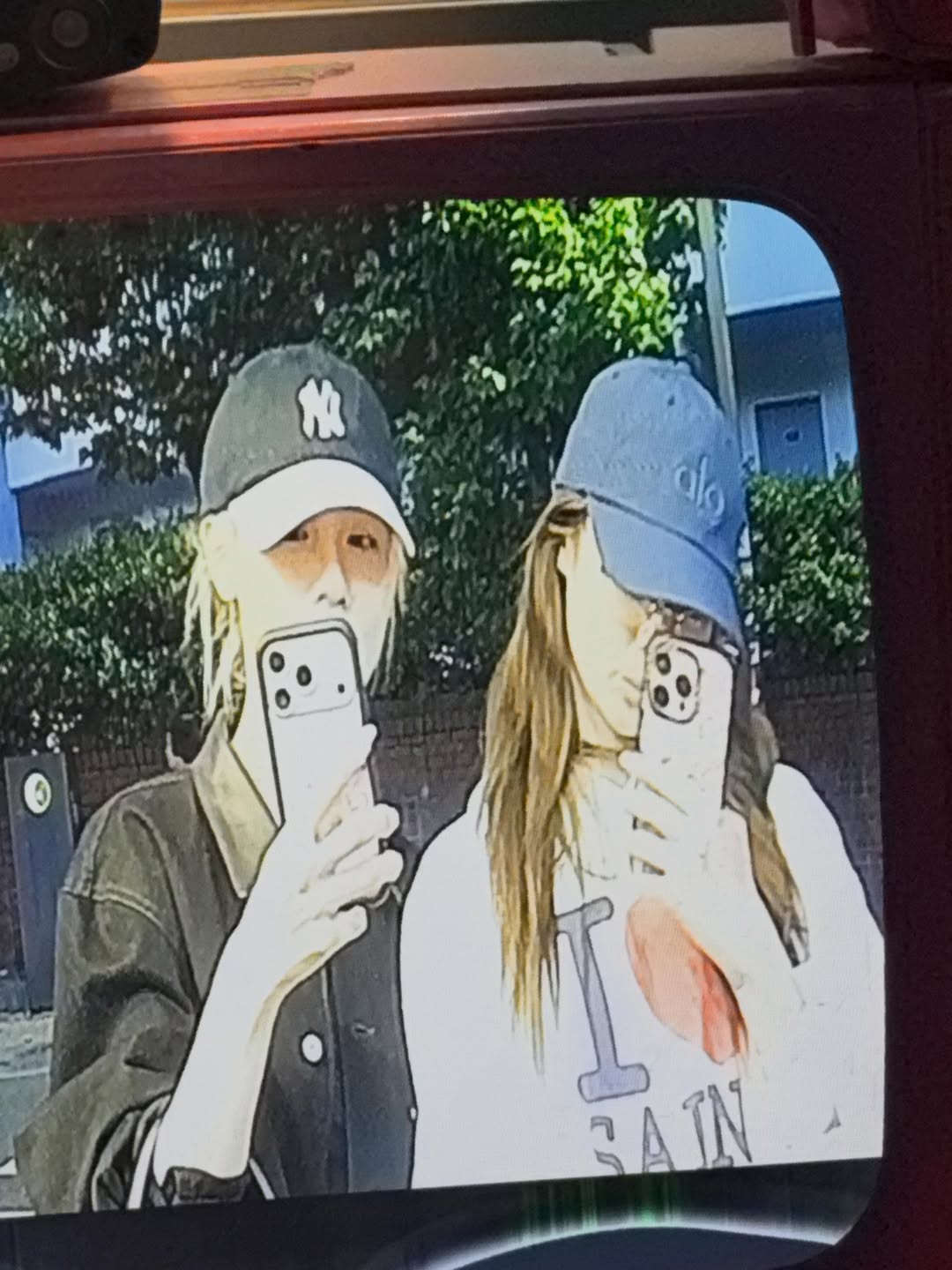 [잡담] 미연&사나 어린이날 데이트 사진 올라옴.👩‍❤️‍👩 | 인스티즈