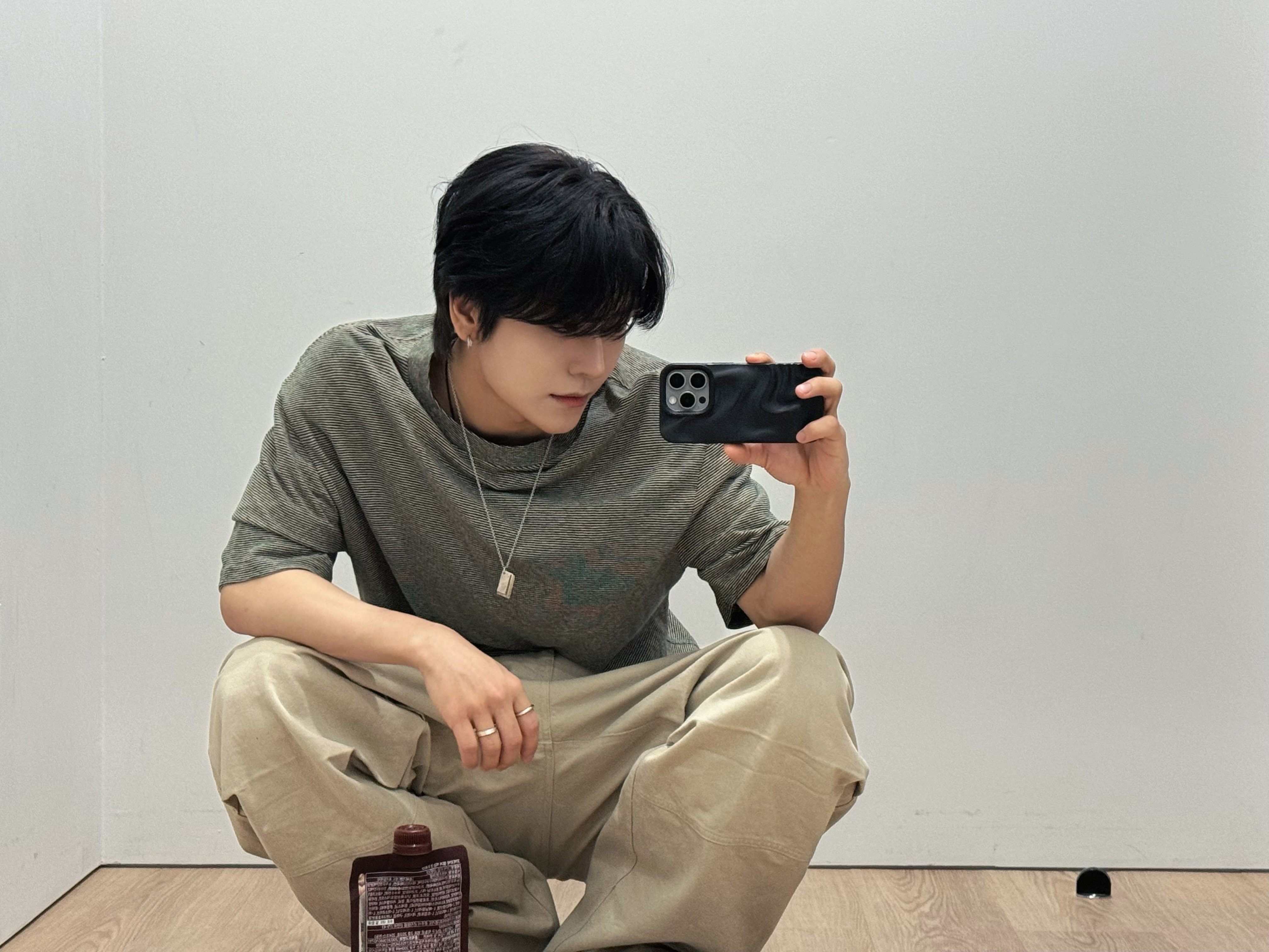 [잡담] 씬롱이 오늘 흑발 덮머 제대로 말아준거 너무 좋아ㅠㅠ | 인스티즈