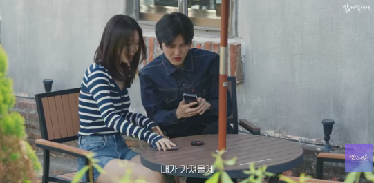 [잡담] 애인이 이러면 데이트 중에 어떻게 할거임 | 인스티즈