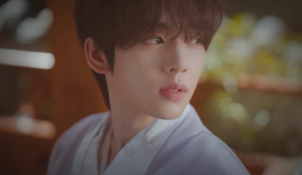 [잡담] 한유진 청순하게생겨서 한복 넘 잘어울려 | 인스티즈