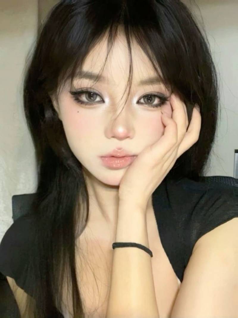 [잡담] 나 화장 스모키로 바꿨는데 예쁘다는 말 많이 들음.. | 인스티즈