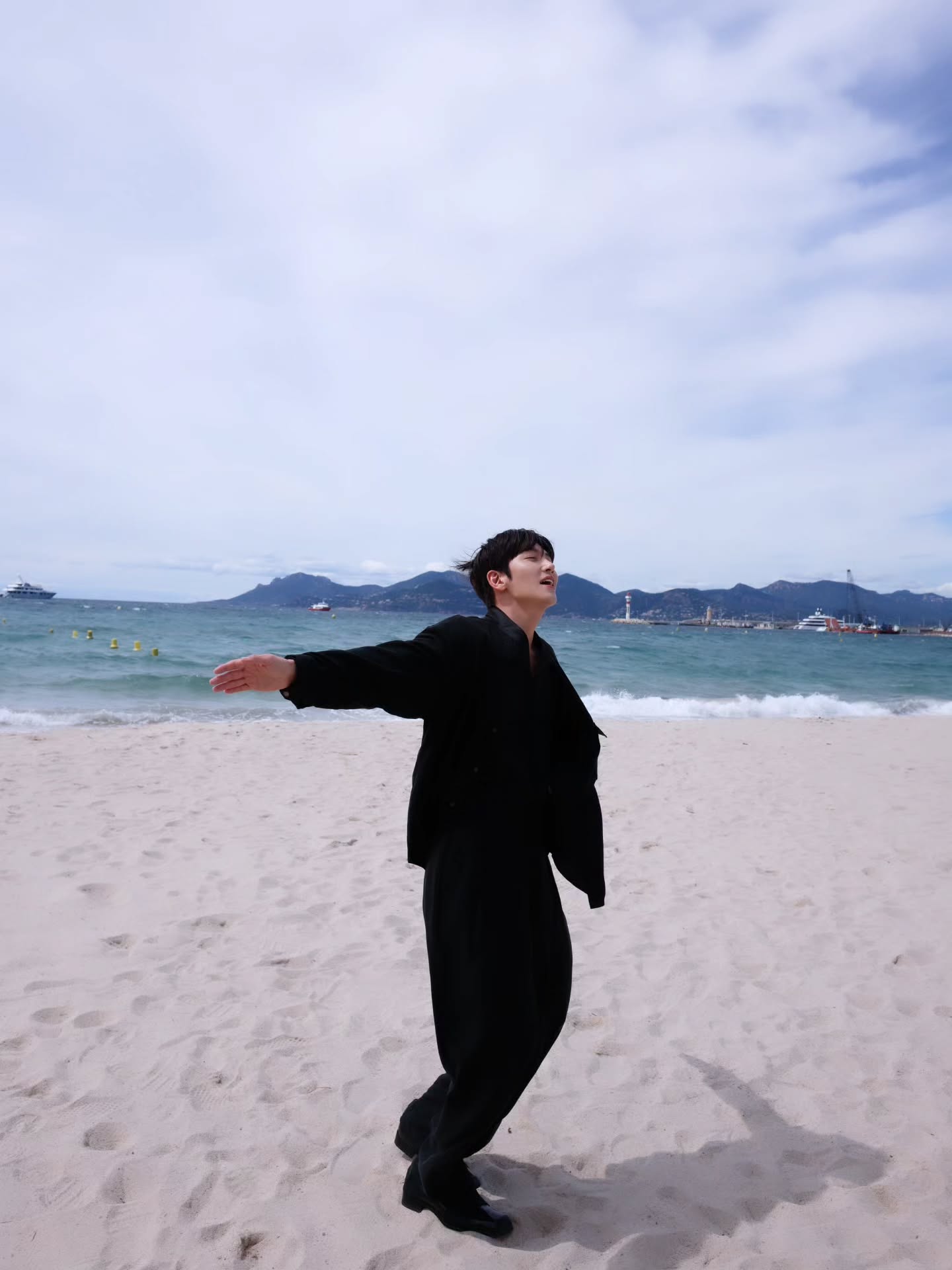 [잡담] 지창욱 칸영화제 비하인드 사진 방금 떴는데 | 인스티즈