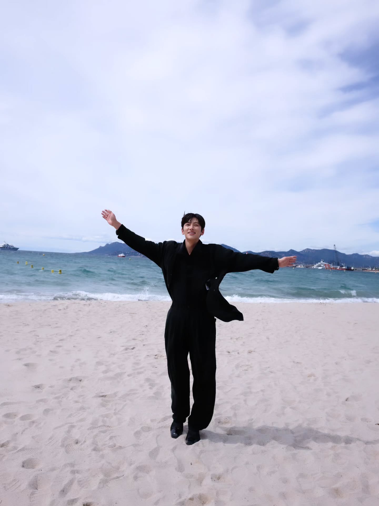 [잡담] 지창욱 칸영화제 비하인드 사진 방금 떴는데 | 인스티즈