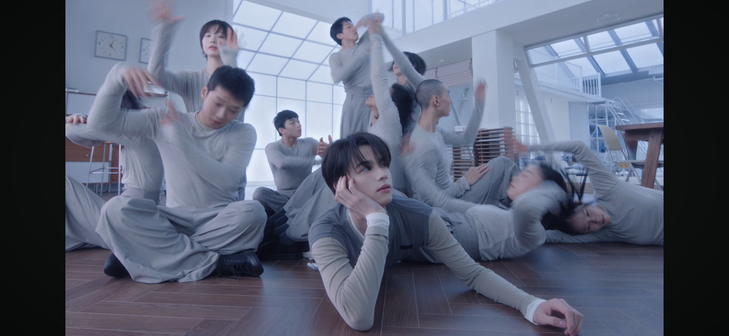 [잡담] 어제 공개된 투어스 신곡 뮤비 방금 봤는데 뮤비 왜이래요? | 인스티즈