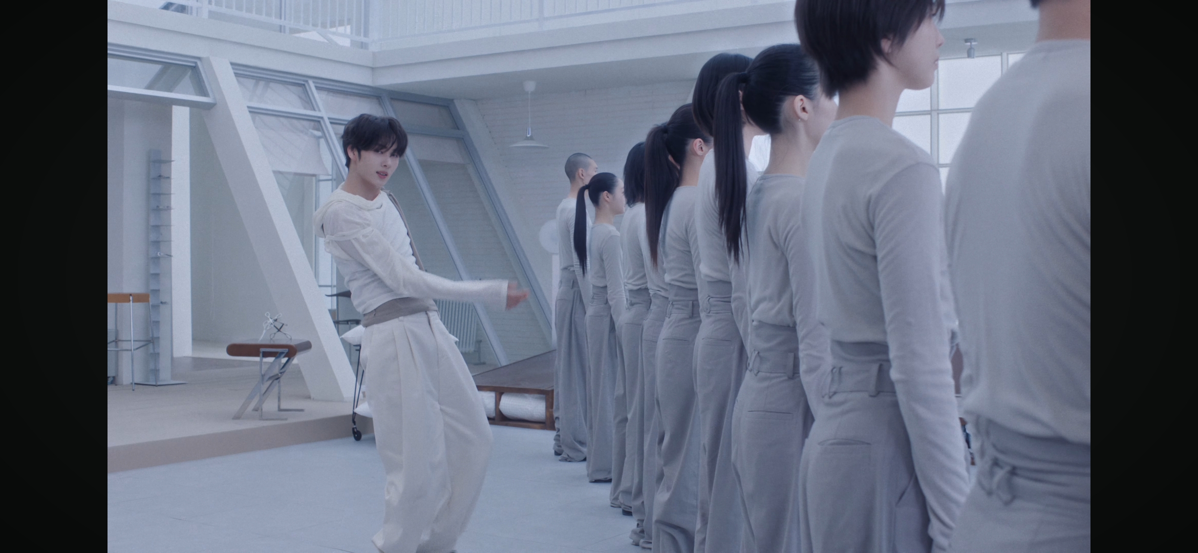 [잡담] 어제 공개된 투어스 신곡 뮤비 방금 봤는데 뮤비 왜이래요? | 인스티즈