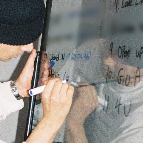 [잡담] 헐 태양 올데프 피처링곡 원래 지디 대성 피처링이었나봄 | 인스티즈