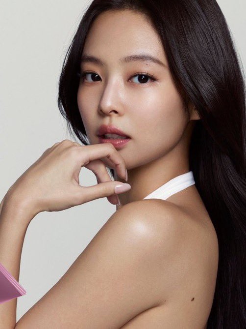 [잡담] 제니 바세린 사진 새로 하나 떴는데 뭔가 배우 프로필 사진 같다 | 인스티즈