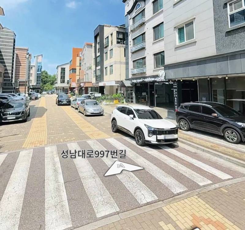 [잡담] 서울에서 이런 느낌의 동네 찾고 싶은데, 혹시 아는 사람..? | 인스티즈