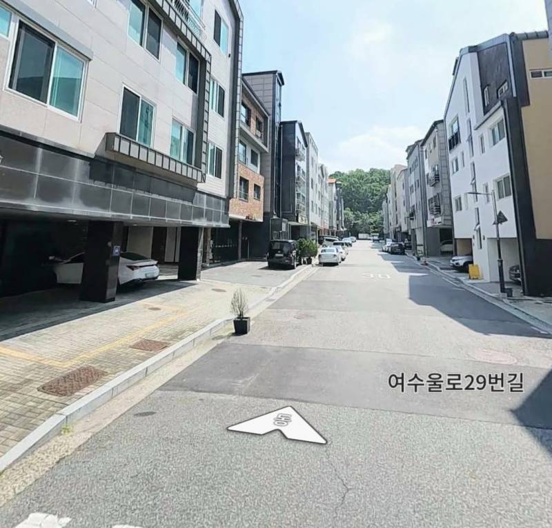 [잡담] 서울에서 이런 느낌의 동네 찾고 싶은데, 혹시 아는 사람..? | 인스티즈