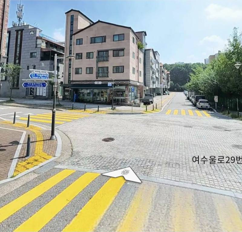 [잡담] 서울에서 이런 느낌의 동네 찾고 싶은데, 혹시 아는 사람..? | 인스티즈