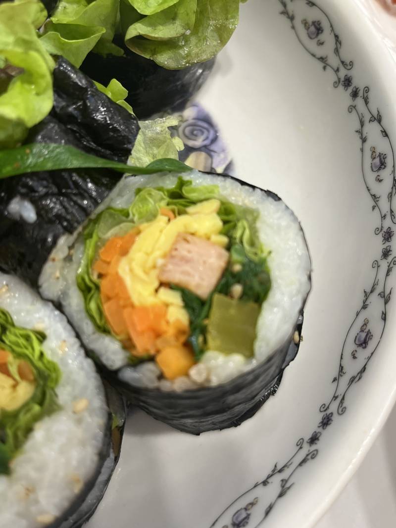 [잡담] 김밥 이렇게 먹어도 몸에 안좋겠지..?ㅠㅠ | 인스티즈