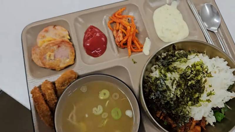 [잡담] 와 챔필 구내식당 밥 봐 | 인스티즈