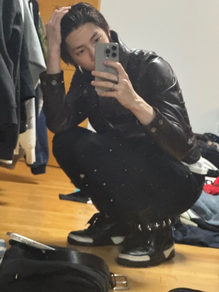 [잡담] 주훈 스키니한거 진짜 잘 어울린다 | 인스티즈
