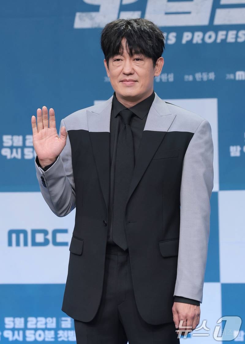 MBC 새 금토드라마 <오십프로> 제작발표회 신하균, 오정세, 허성태, 이학주, 김신록 | 인스티즈