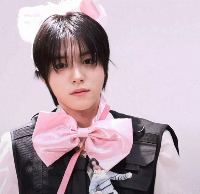 얼굴로 메이드복을 소화해버림.jpgif | 인스티즈