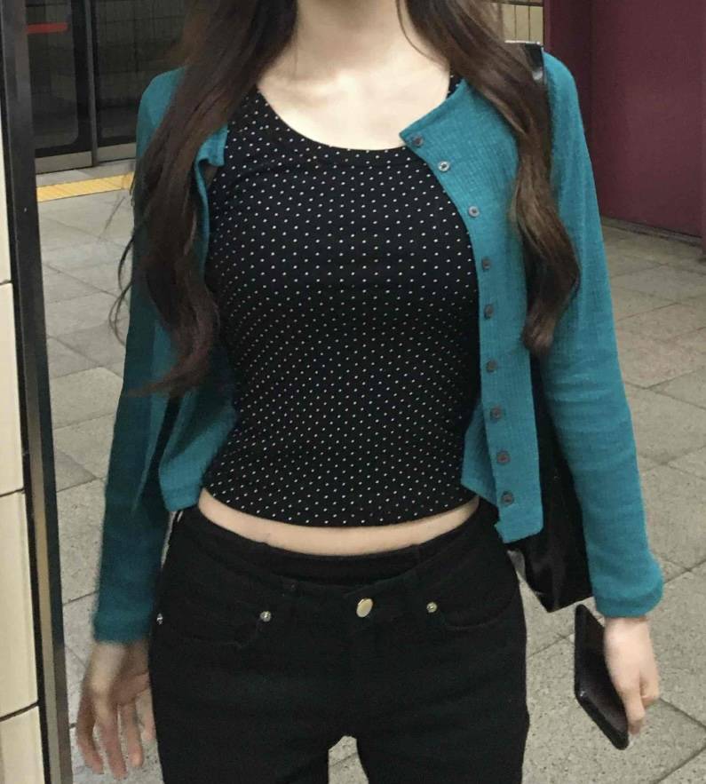 [잡담] 요즘 유행하는 쨍한 민트는 무슨 톤이지 | 인스티즈