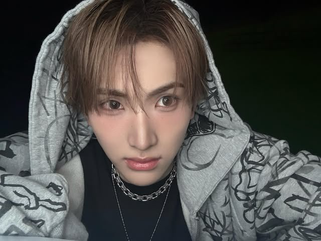 와진짜개웃겨 어릴 때부터 내 직업은 무조건 연예인이다 해서 걍 아무것도 안 하셧댄다.twt | 인스티즈