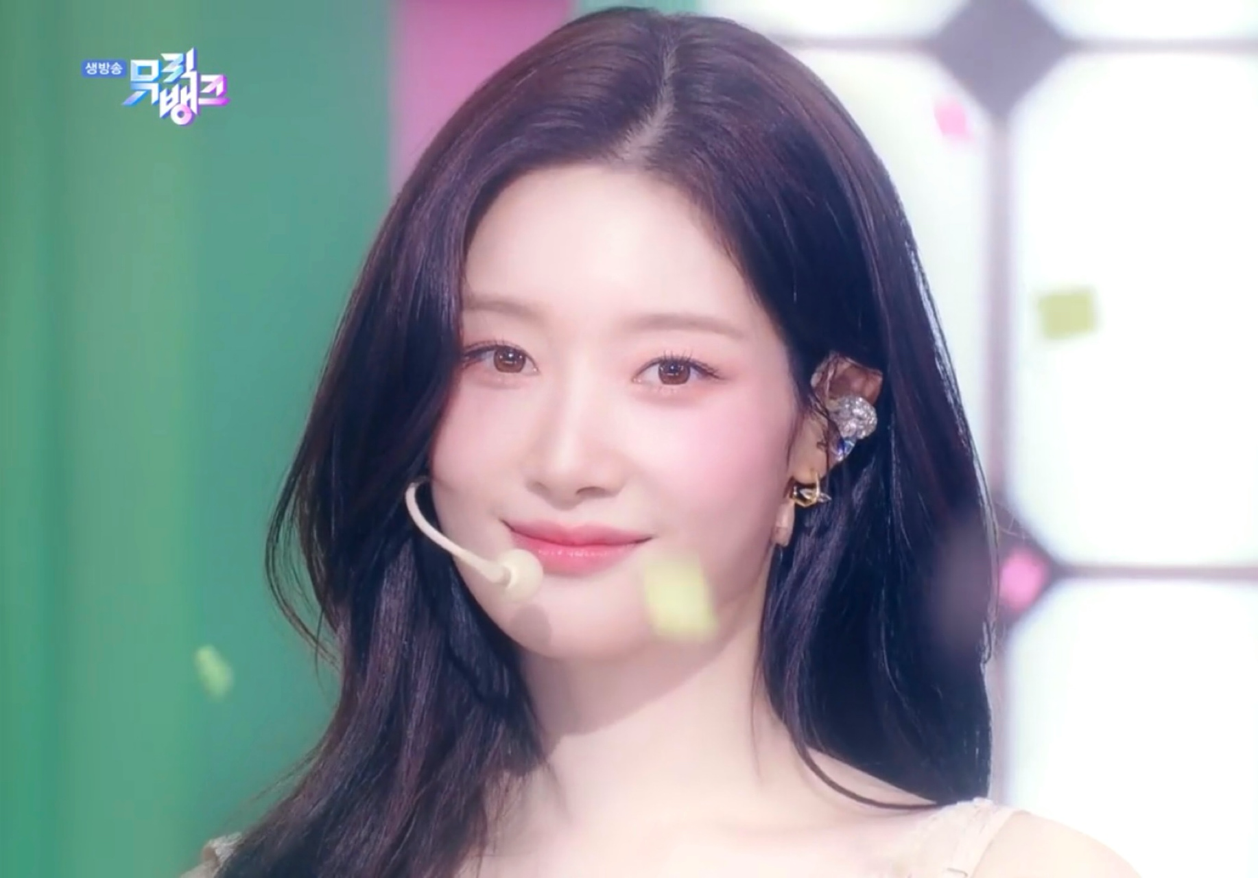 [잡담] 진짜 정채연 너무 예뻐 제일 예뻐 | 인스티즈