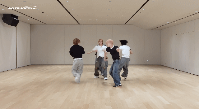 [잡담] 요즘에 나 투어스 너의모든가능성 안무에 빠져있어서 이것만 돌려봐 | 인스티즈