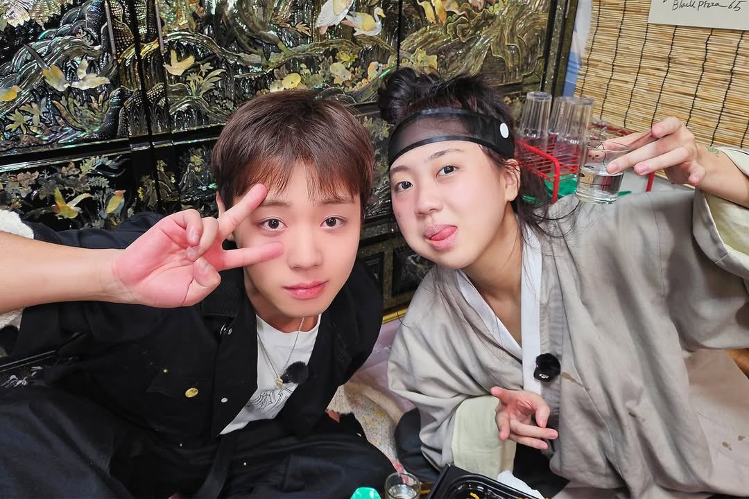 [잡담] 박지훈이랑 영지소녀 이 투샷 진짜 어리게 보임ㅋㅋ | 인스티즈
